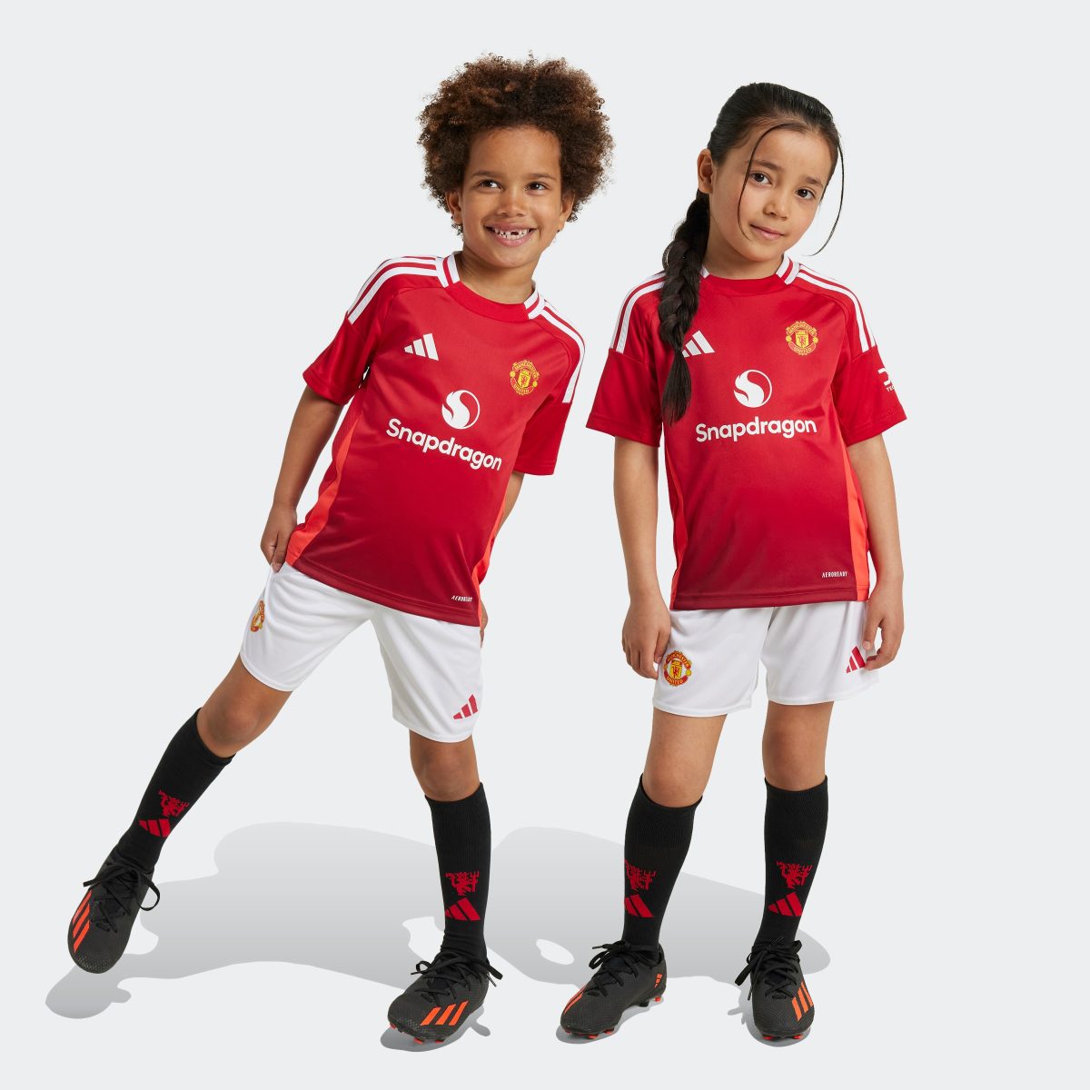 maglia home manchester united 2425 con stampa b.fernandes 8 epl e amp distintivo – 9 rasmus højlund Collezione | Maglie Ufficiali Man Utd